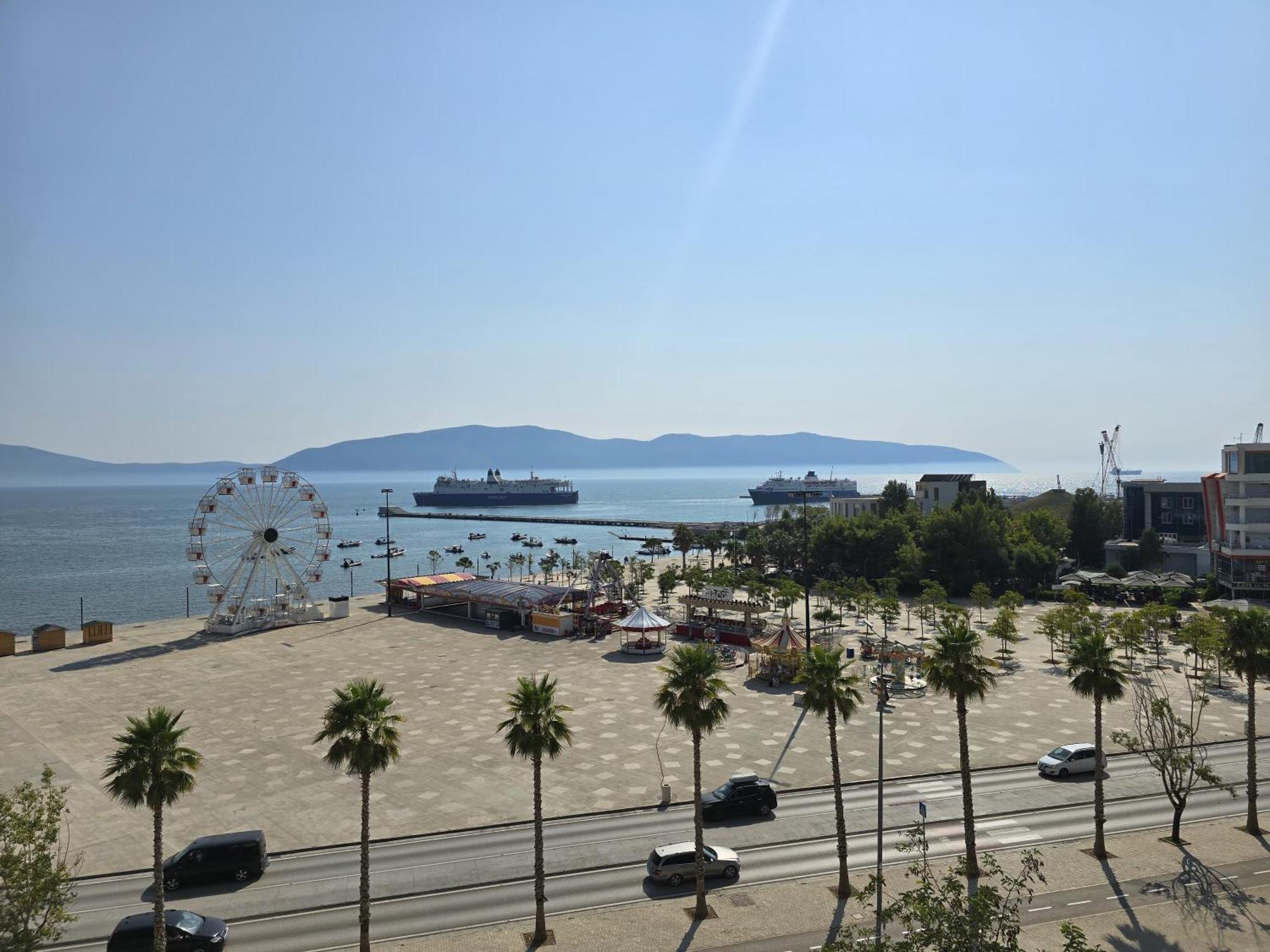 Sea View Apartment Avlonya Dış mekan fotoğraf